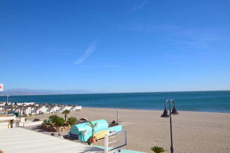 Carihuela 1ª Linea De Playa Apartment Torremolinos Exterior photo